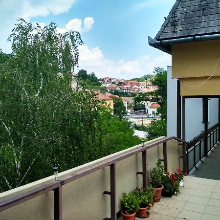 Aradi Apartman Apartment Esztergom Exterior photo